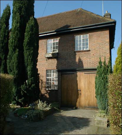 104 Kingsley Way